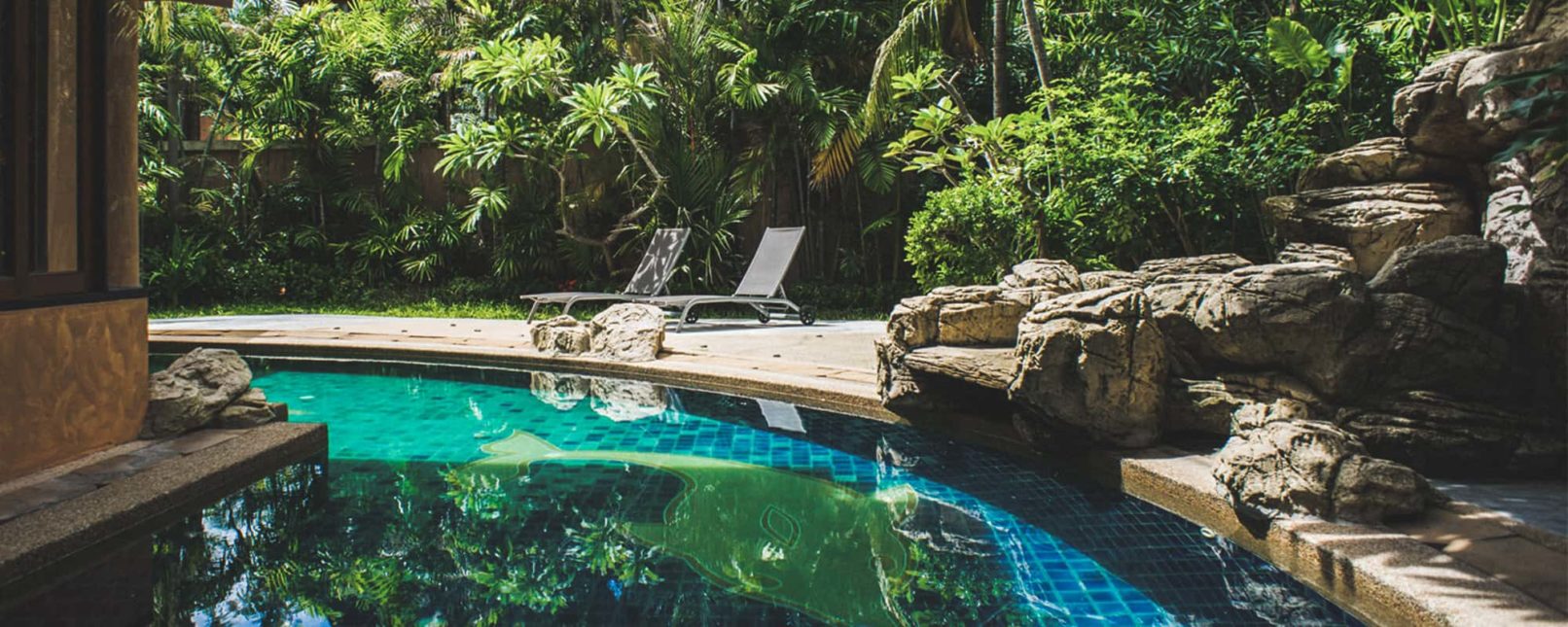 Weekend Villa Logo design